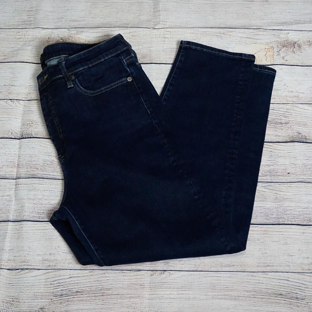 UNIQLO Women's Straight Stretch High Waisted Jeans Size 32-Dark Blue